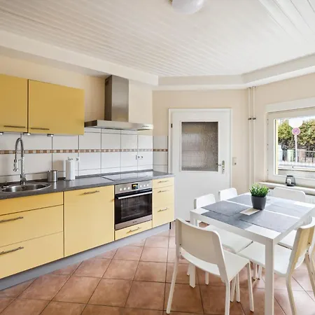 Monteur - Fuer Bis Zu 6 Personen In 63452 - Hu08a Apartment