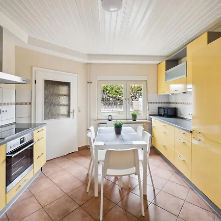 Monteur - Fuer Bis Zu 6 Personen In 63452 - Hu08a Apartment Hanau