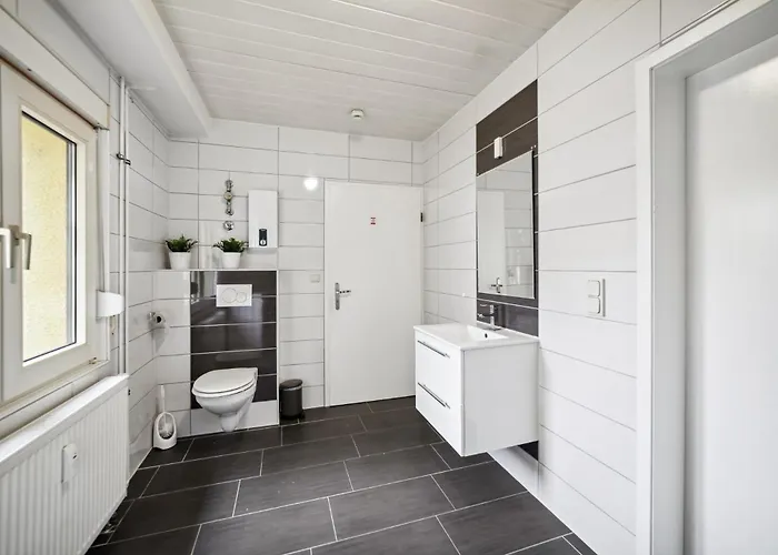 Monteur - Fuer Bis Zu 6 Personen In 63452 - Hu08a