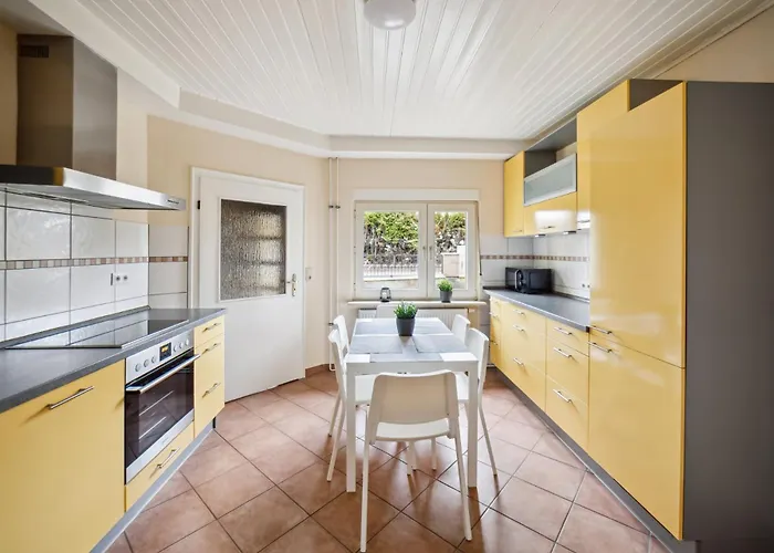 Monteur - Fuer Bis Zu 6 Personen In 63452 - Hu08a Lägenhet Hanau